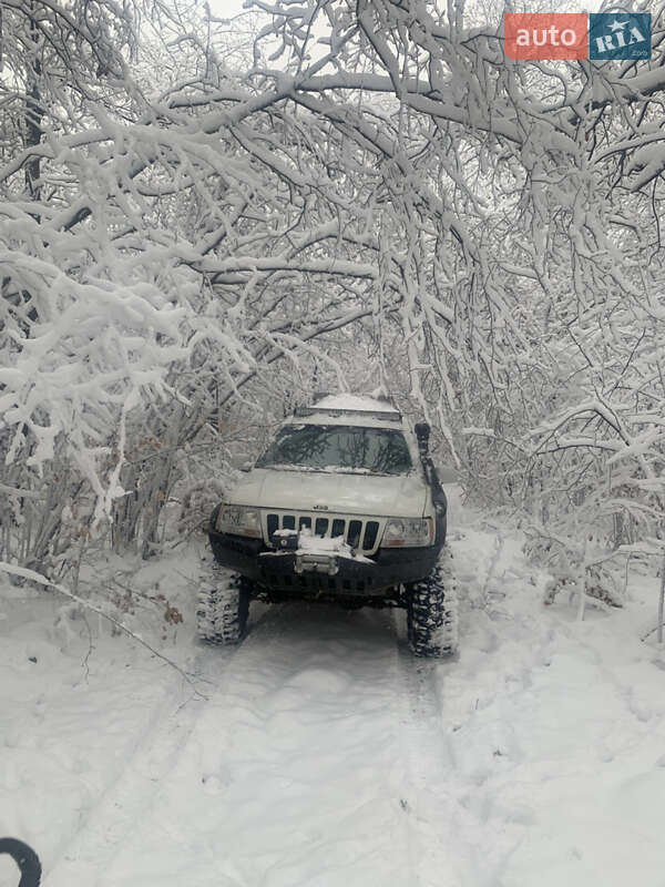 Внедорожник / Кроссовер Jeep Grand Cherokee 1999 в Ужгороде