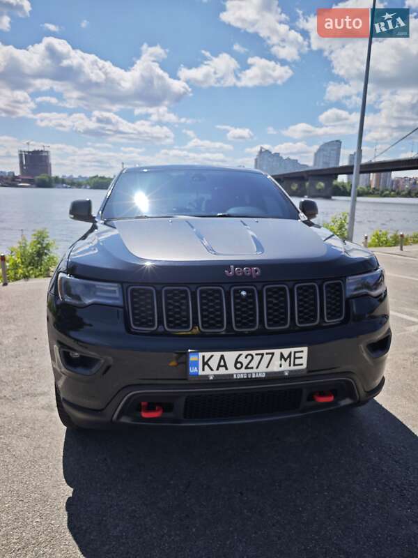 Внедорожник / Кроссовер Jeep Grand Cherokee 2018 в Киеве