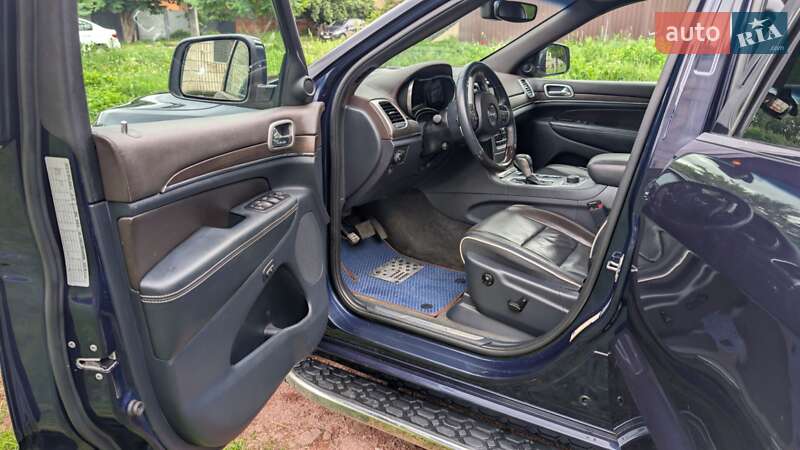 Внедорожник / Кроссовер Jeep Grand Cherokee 2017 в Сумах