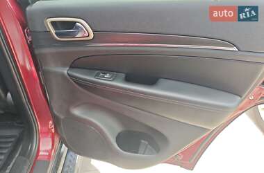 Внедорожник / Кроссовер Jeep Grand Cherokee 2015 в 