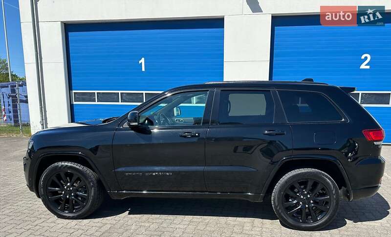 Внедорожник / Кроссовер Jeep Grand Cherokee 2017 в Киеве