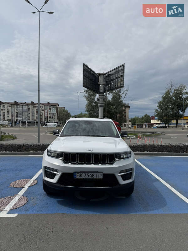 Внедорожник / Кроссовер Jeep Grand Cherokee 2022 в Киеве