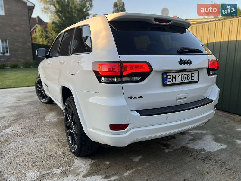 Внедорожник / Кроссовер Jeep Grand Cherokee 2017 в Сумах