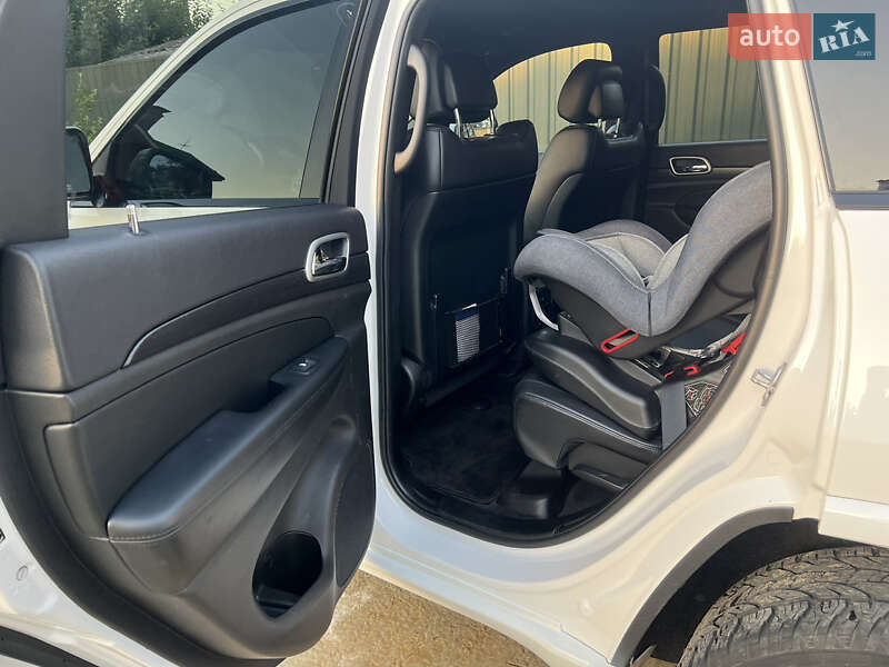 Внедорожник / Кроссовер Jeep Grand Cherokee 2017 в Сумах