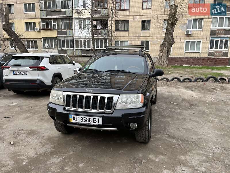 Позашляховик / Кросовер Jeep Grand Cherokee 2004 в 
