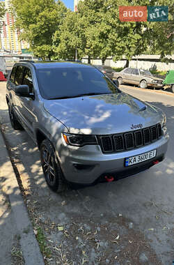 Внедорожник / Кроссовер Jeep Grand Cherokee 2018 в 