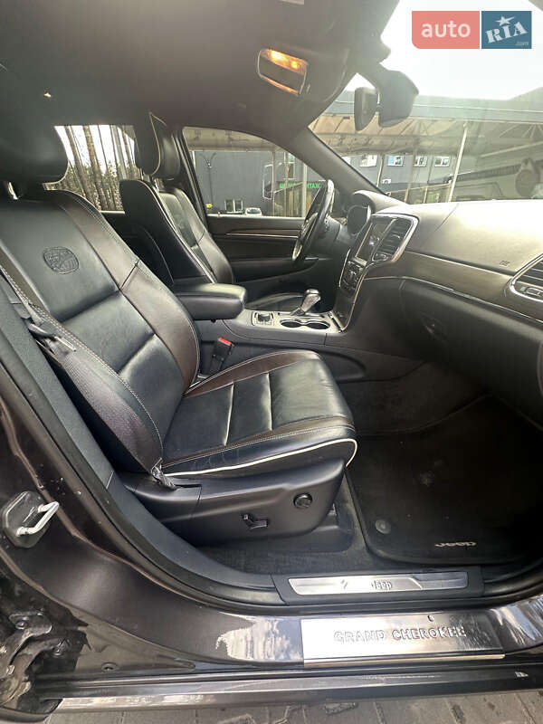 Внедорожник / Кроссовер Jeep Grand Cherokee 2017 в Киеве фото 16 Внедорожник / Кроссовер Jeep Grand Cherokee 2017 в Киеве