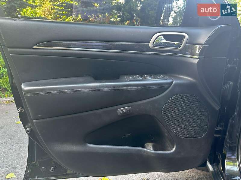 Внедорожник / Кроссовер Jeep Grand Cherokee 2012 в Киеве