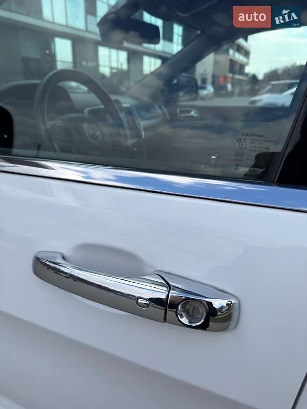 Внедорожник / Кроссовер Jeep Grand Cherokee 2014 в Ужгороде