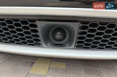 Внедорожник / Кроссовер Jeep Grand Cherokee 2015 в 