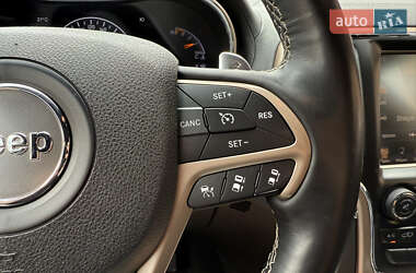 Внедорожник / Кроссовер Jeep Grand Cherokee 2015 в 