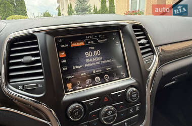 Внедорожник / Кроссовер Jeep Grand Cherokee 2015 в 