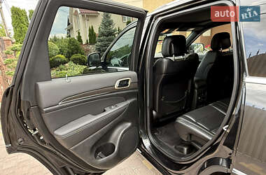 Внедорожник / Кроссовер Jeep Grand Cherokee 2015 в 