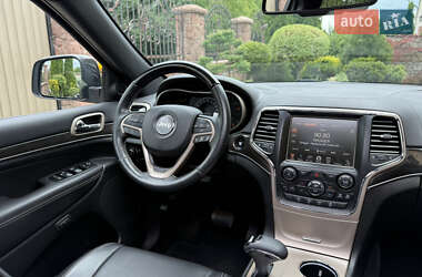 Внедорожник / Кроссовер Jeep Grand Cherokee 2015 в 