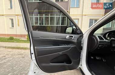 Внедорожник / Кроссовер Jeep Grand Cherokee 2021 в 