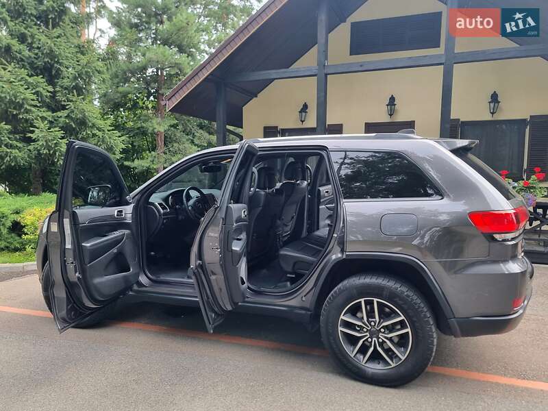Внедорожник / Кроссовер Jeep Grand Cherokee 2018 в Киеве