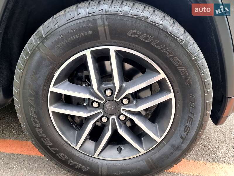 Внедорожник / Кроссовер Jeep Grand Cherokee 2018 в Киеве