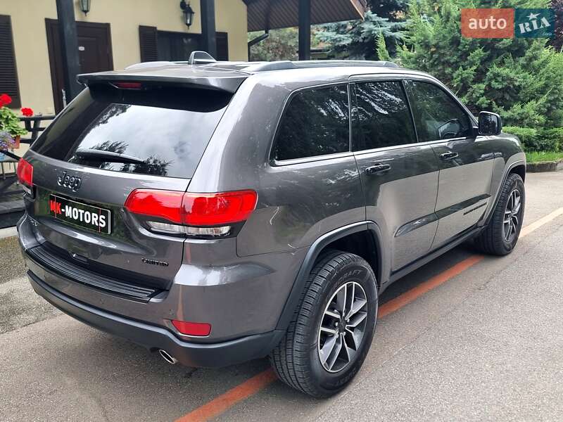 Внедорожник / Кроссовер Jeep Grand Cherokee 2018 в Киеве