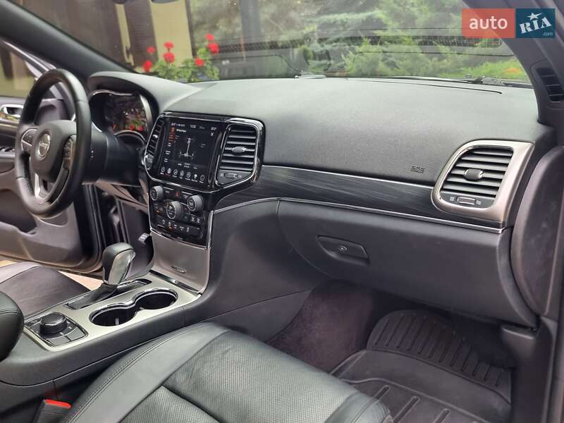 Внедорожник / Кроссовер Jeep Grand Cherokee 2018 в Киеве