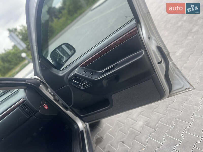 Внедорожник / Кроссовер Jeep Grand Cherokee 2004 в Владимире