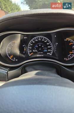 Внедорожник / Кроссовер Jeep Grand Cherokee 2015 в Киеве