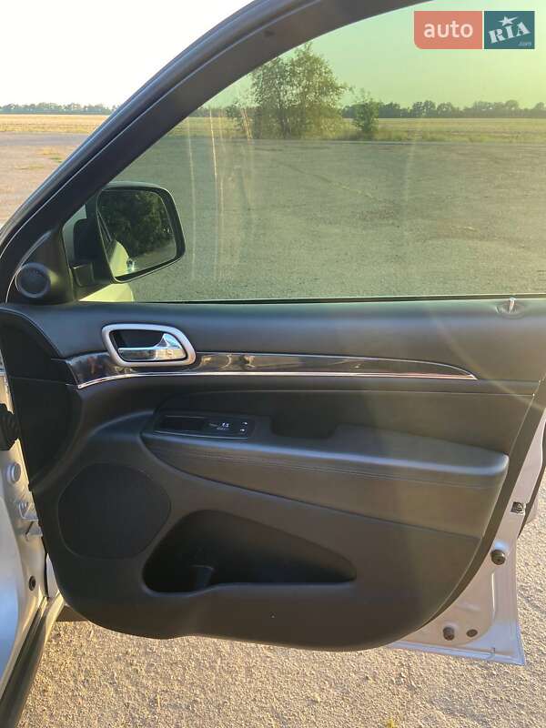 Внедорожник / Кроссовер Jeep Grand Cherokee 2011 в Первомайске