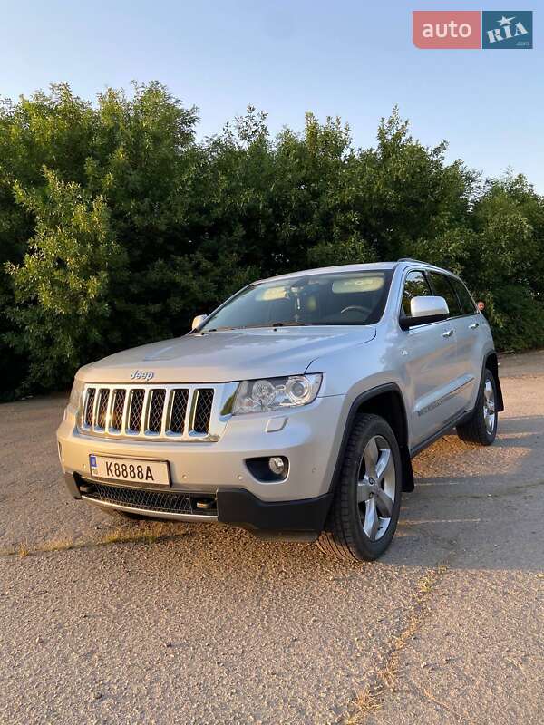 Внедорожник / Кроссовер Jeep Grand Cherokee 2011 в Первомайске
