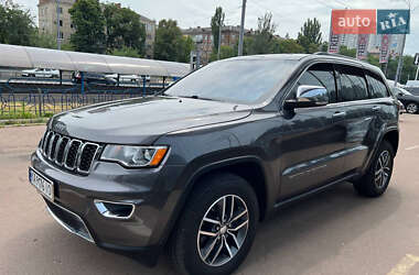 Внедорожник / Кроссовер Jeep Grand Cherokee 2018 в 