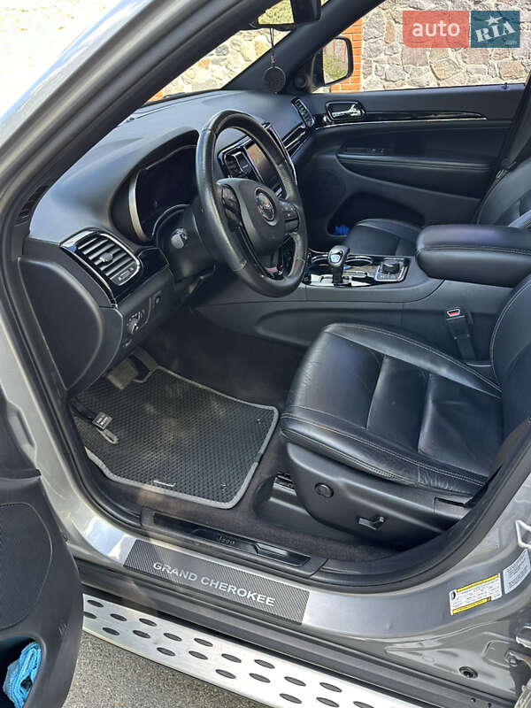Внедорожник / Кроссовер Jeep Grand Cherokee 2015 в Киеве