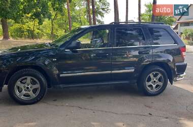 Внедорожник / Кроссовер Jeep Grand Cherokee 2006 в 