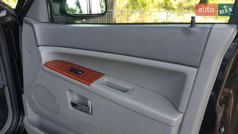 Внедорожник / Кроссовер Jeep Grand Cherokee 2006 в Киеве фото 27 Внедорожник / Кроссовер Jeep Grand Cherokee 2006 в Киеве