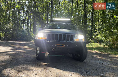 Внедорожник / Кроссовер Jeep Grand Cherokee 2001 в 