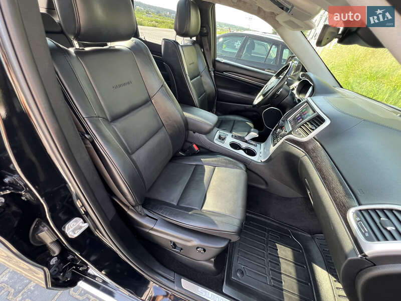 Внедорожник / Кроссовер Jeep Grand Cherokee 2017 в Киеве