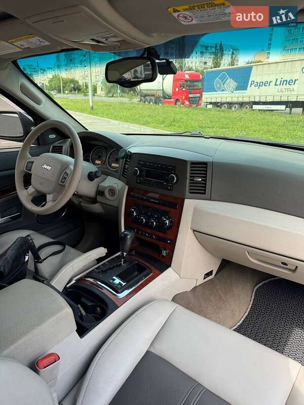 Внедорожник / Кроссовер Jeep Grand Cherokee 2004 в Ивано-Франковске