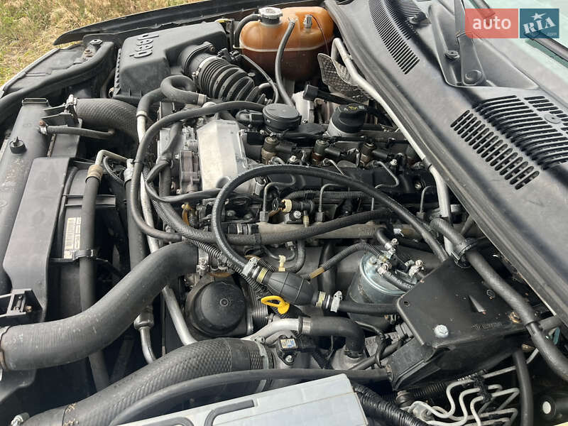 Внедорожник / Кроссовер Jeep Grand Cherokee 2004 в Каменец-Подольском