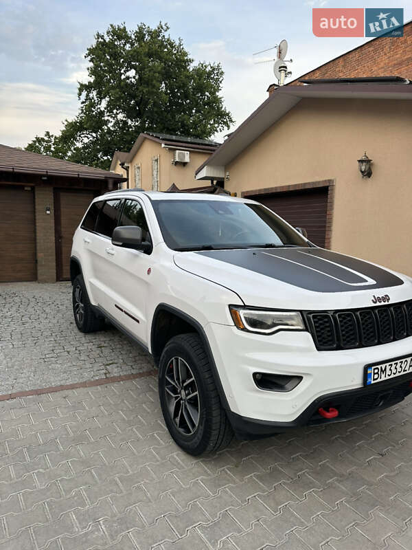 Внедорожник / Кроссовер Jeep Grand Cherokee 2018 в Сумах