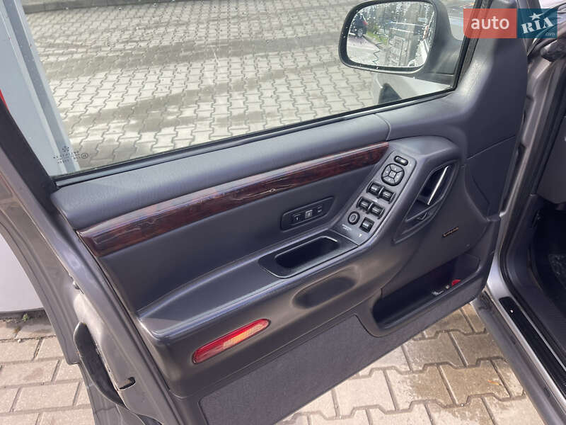 Внедорожник / Кроссовер Jeep Grand Cherokee 2001 в Ковеле