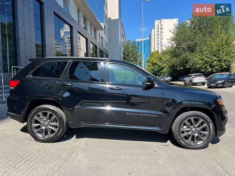 Внедорожник / Кроссовер Jeep Grand Cherokee 2018 в Киеве