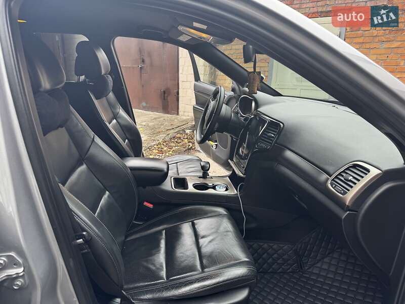 Внедорожник / Кроссовер Jeep Grand Cherokee 2015 в Киеве