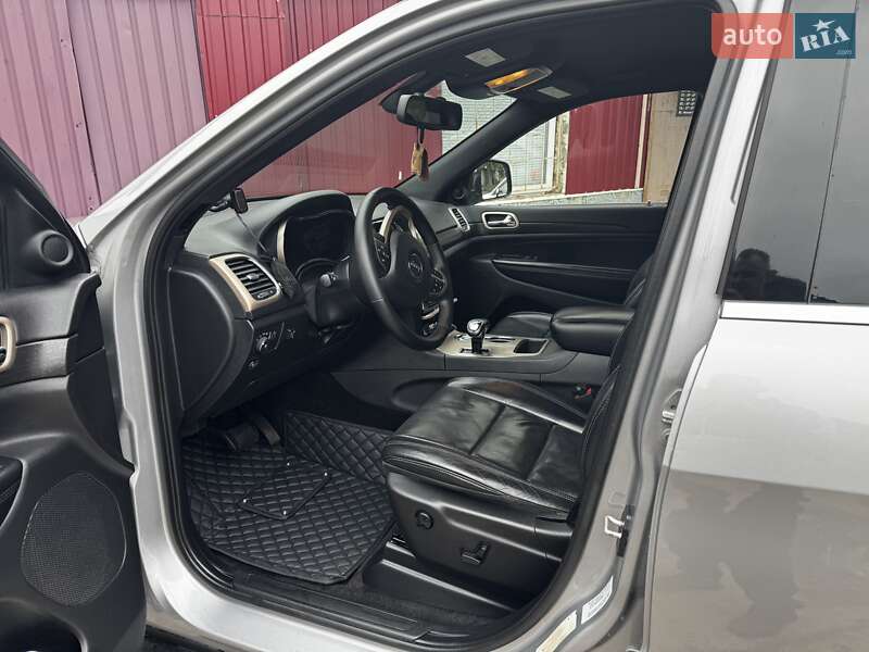 Внедорожник / Кроссовер Jeep Grand Cherokee 2015 в Киеве