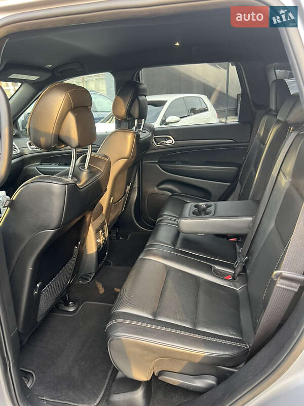 Внедорожник / Кроссовер Jeep Grand Cherokee 2019 в Киеве фото 17 Внедорожник / Кроссовер Jeep Grand Cherokee 2019 в Киеве
