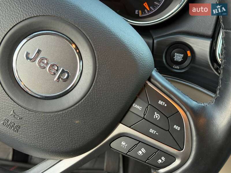 Внедорожник / Кроссовер Jeep Grand Cherokee 2019 в Харькове