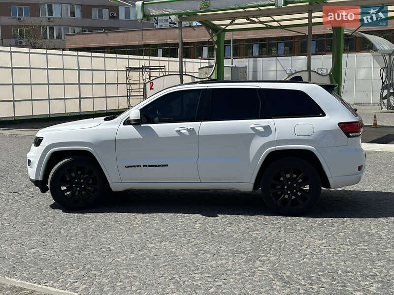 Внедорожник / Кроссовер Jeep Grand Cherokee 2018 в Киеве