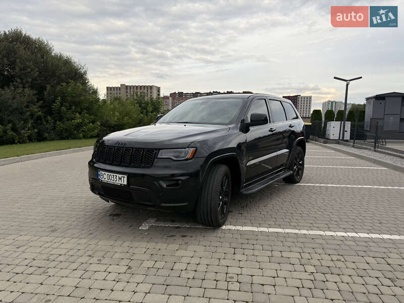 Внедорожник / Кроссовер Jeep Grand Cherokee 2017 в Львове