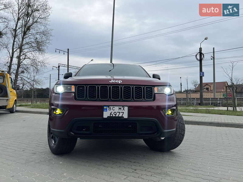 Внедорожник / Кроссовер Jeep Grand Cherokee 2017 в Львове