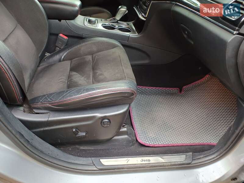 Внедорожник / Кроссовер Jeep Grand Cherokee 2020 в Черкассах