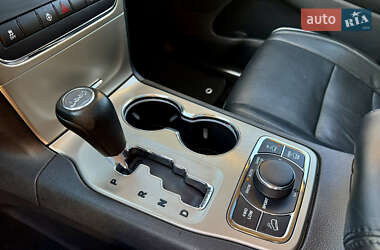 Позашляховик / Кросовер Jeep Grand Cherokee 2011 в 