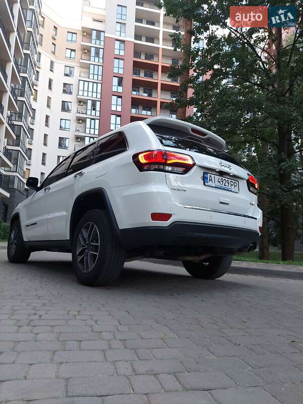 Внедорожник / Кроссовер Jeep Grand Cherokee 2020 в Киеве фото 6 Внедорожник / Кроссовер Jeep Grand Cherokee 2020 в Киеве