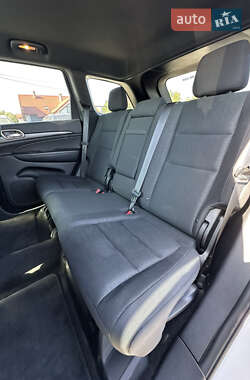 Внедорожник / Кроссовер Jeep Grand Cherokee 2015 в 