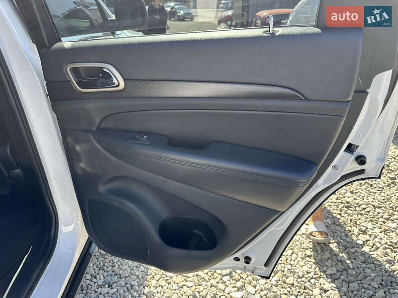 Позашляховик / Кросовер Jeep Grand Cherokee 2015 в Івано-Франківську фото 30 Позашляховик / Кросовер Jeep Grand Cherokee 2015 в Івано-Франківську